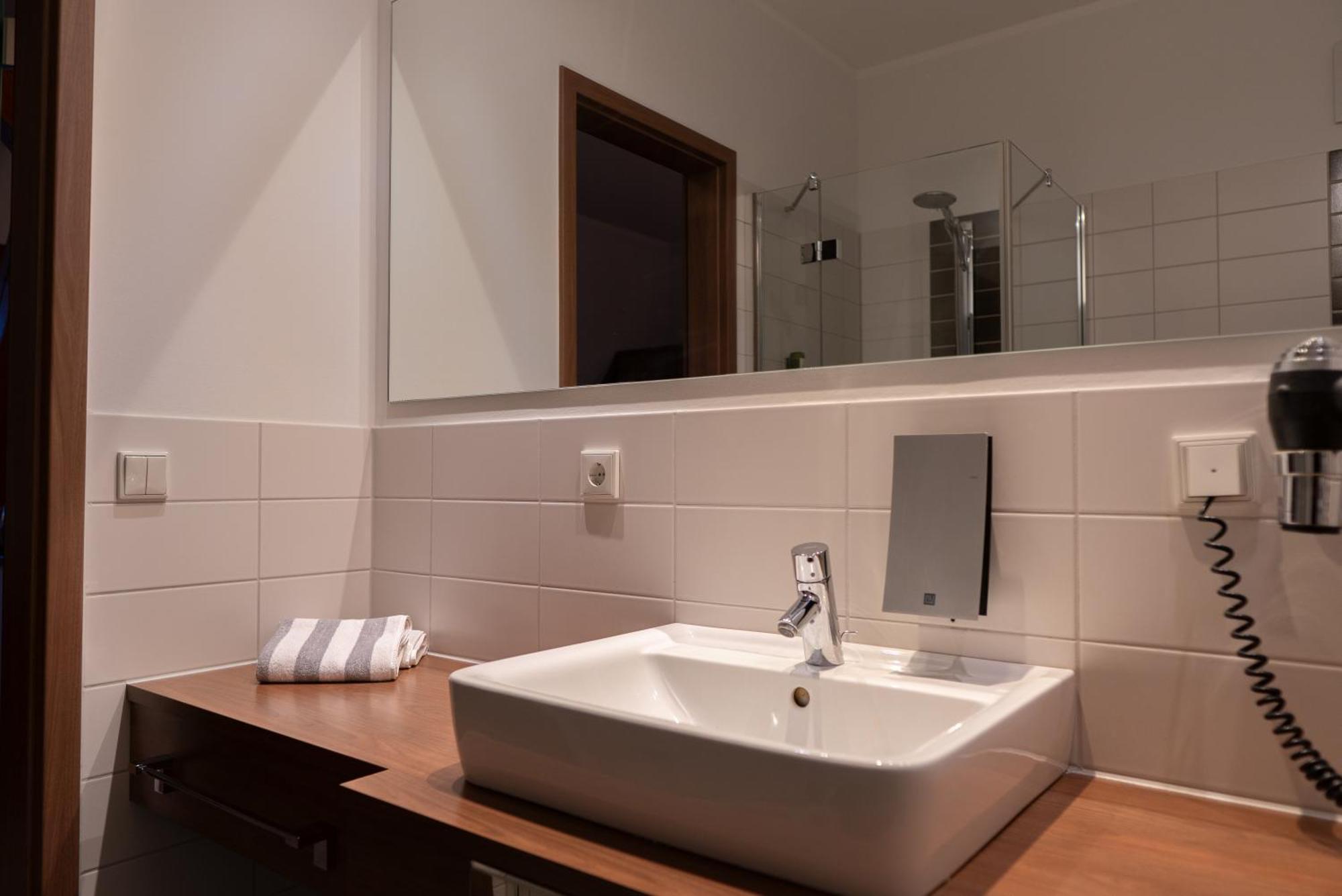 Hotel Bruehlerhoehe Эрфурт Экстерьер фото